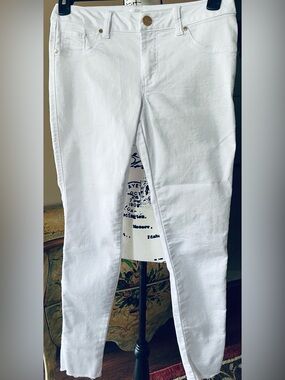 1822 Denim White Ankle Jeans